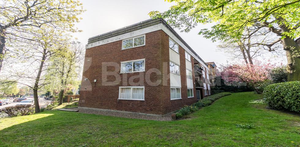 			New Instruction In Heart Of Crouch End !, 2 Bedroom, 1 bath, 1 reception Flat			 Waverley Road , Crouch End